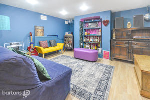 Photo 32- click for photo gallery